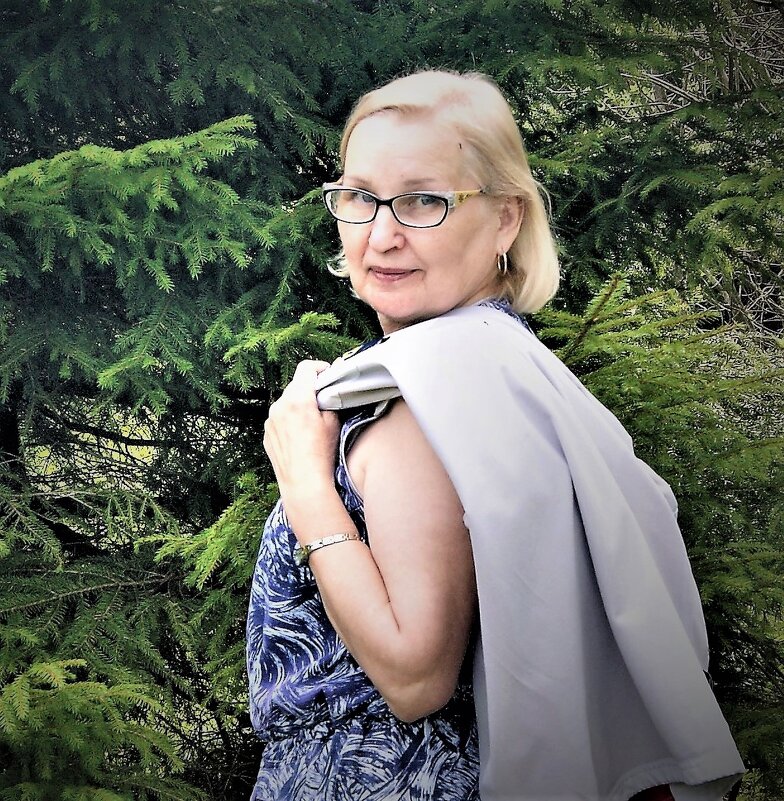 ОГЛЯНУЛАСЬ - Виктор Никитенко