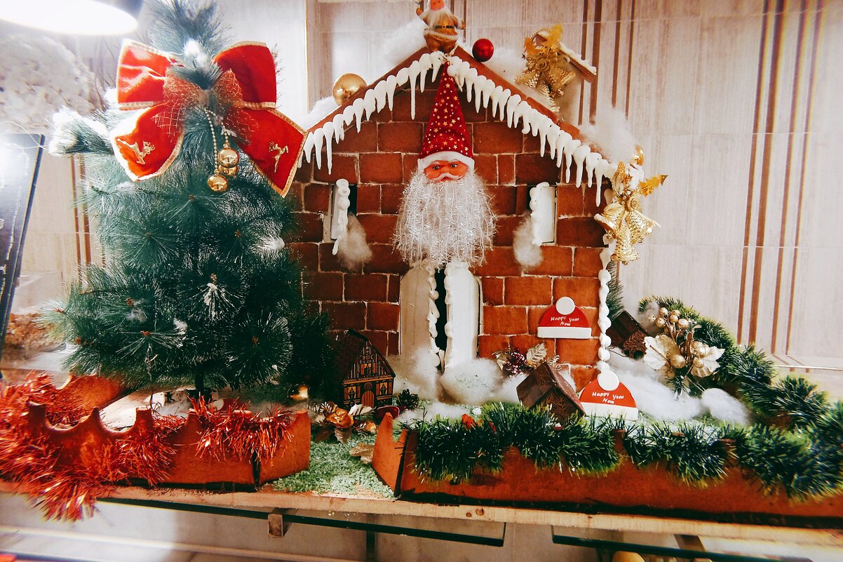 Ресторанный домик, дедушки Мороза. - Игорь Солдаткин