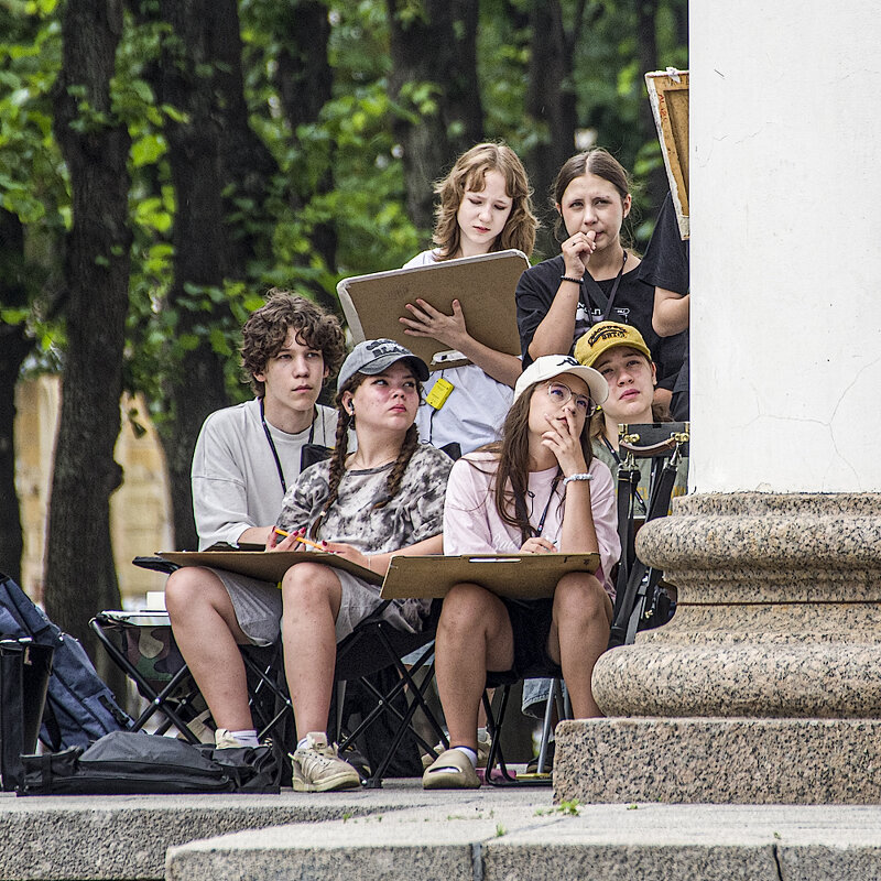 Юные художники. - Александр 