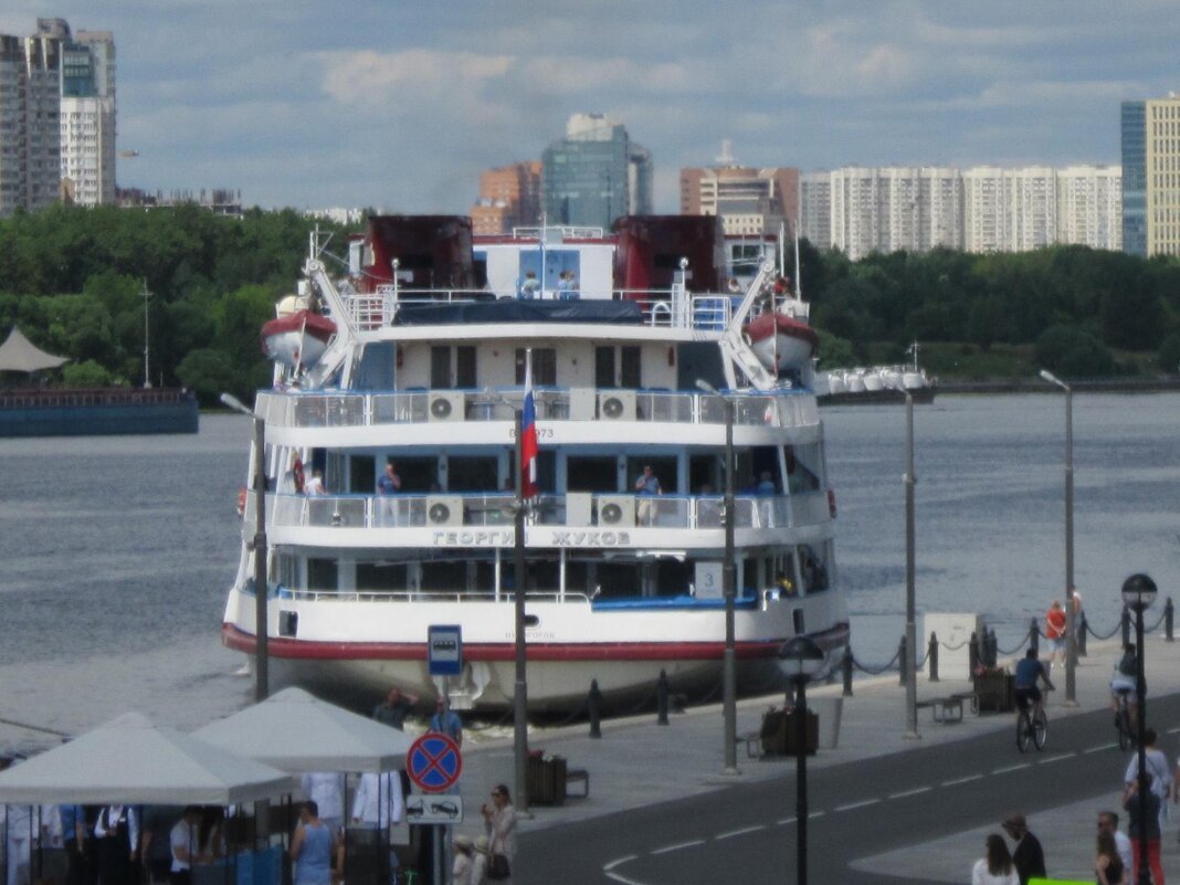 Теплоход "Георгий Жуков" - Дмитрий Никитин