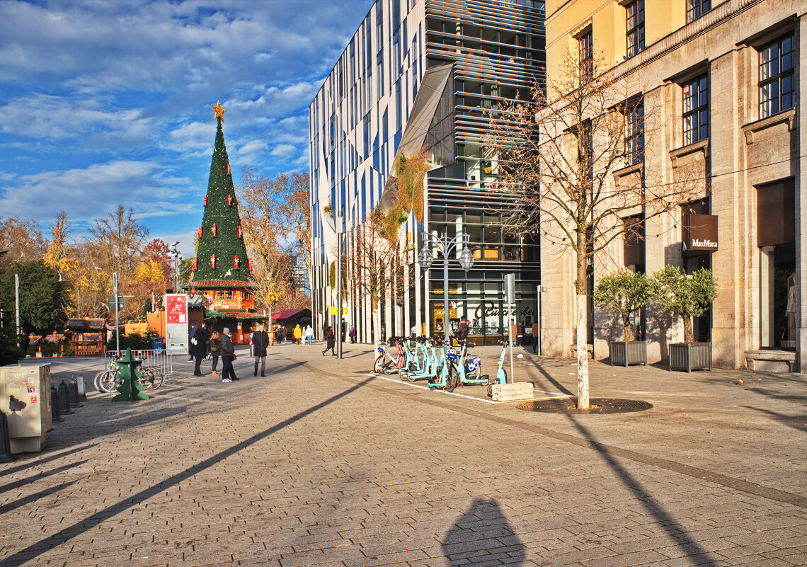 *** - Witalij Löwin