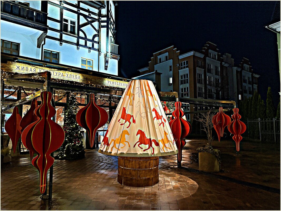 У Гостевого дома. - Валерия Комова