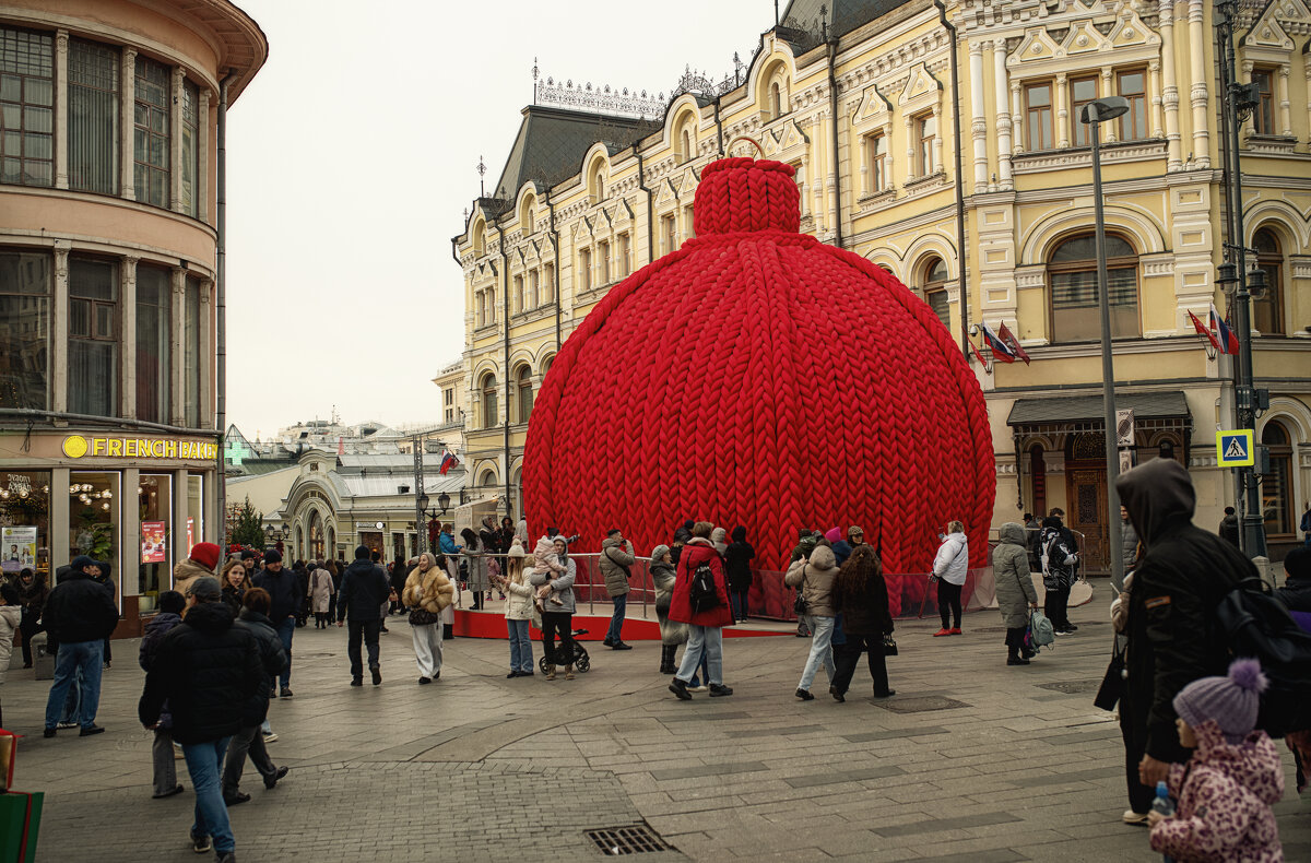 Арт повильон Красный шар - Лилия .