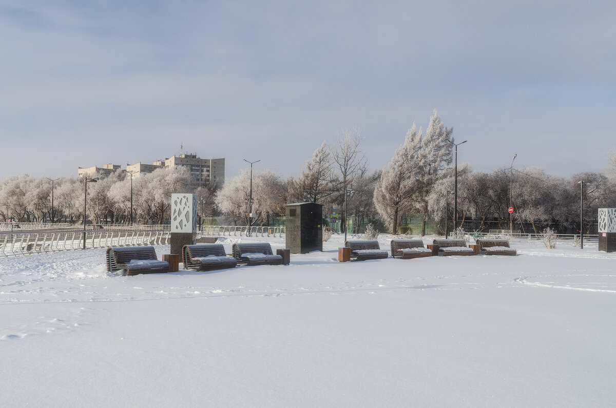 На набережной - Виктор Иванович Чернюк