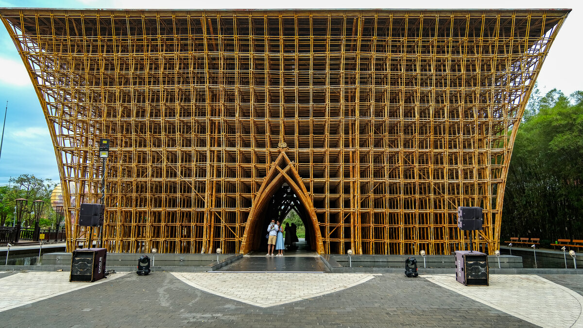 Công viên Nghệ thuật Đương đại Urban Park - Grand World. - Dmitry i Mary S