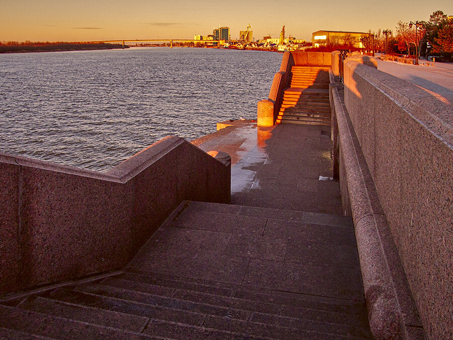 Набрежная - Петр Фролов