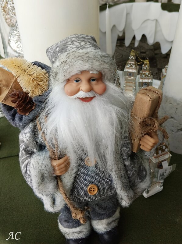 Новогодние персонажи - Любовь Сахарова