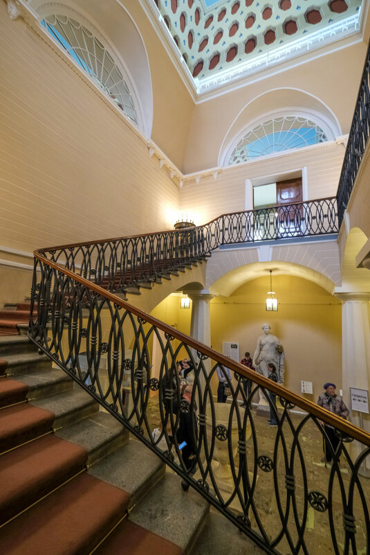 Лестница в оcобняке Аничков - Георгий А