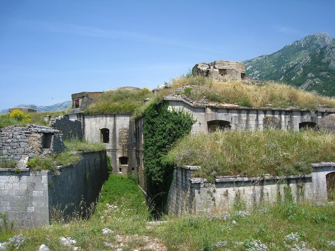 Австрийский форт Горажда, Черногория. - unix (Илья Утропов) Австрийский форт Горажда, Черногория. - unix (Илья Утропов)