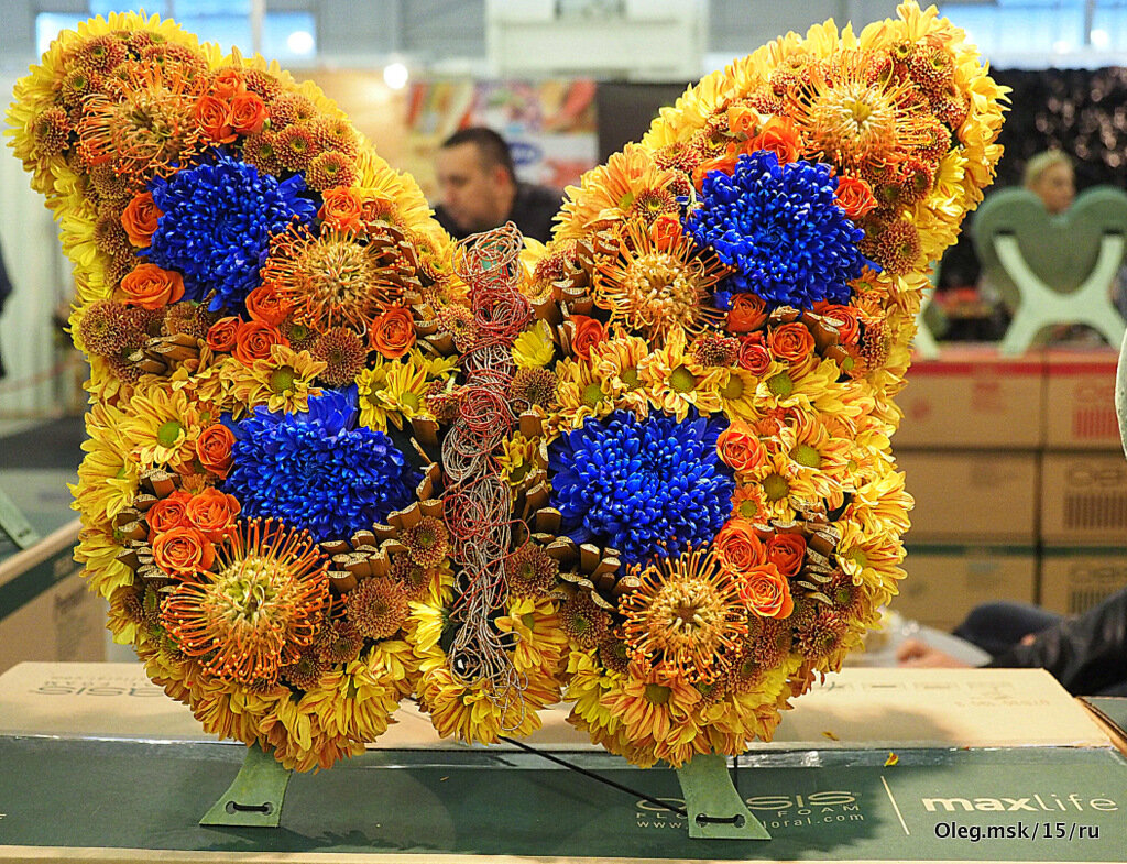 бабочка цветочная - Олег Лукьянов