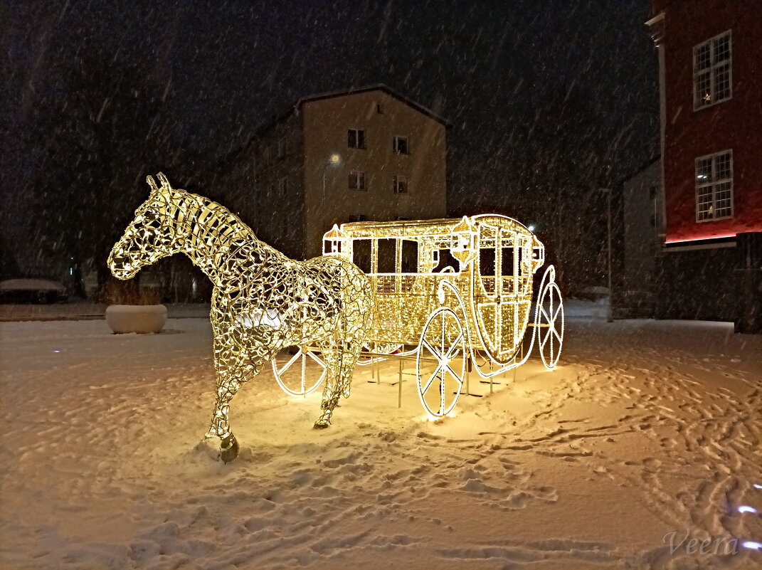 И на нашей площади снег! - Veera V