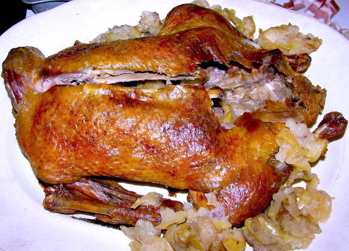 Утка с яблоками - Людмила Смородинская