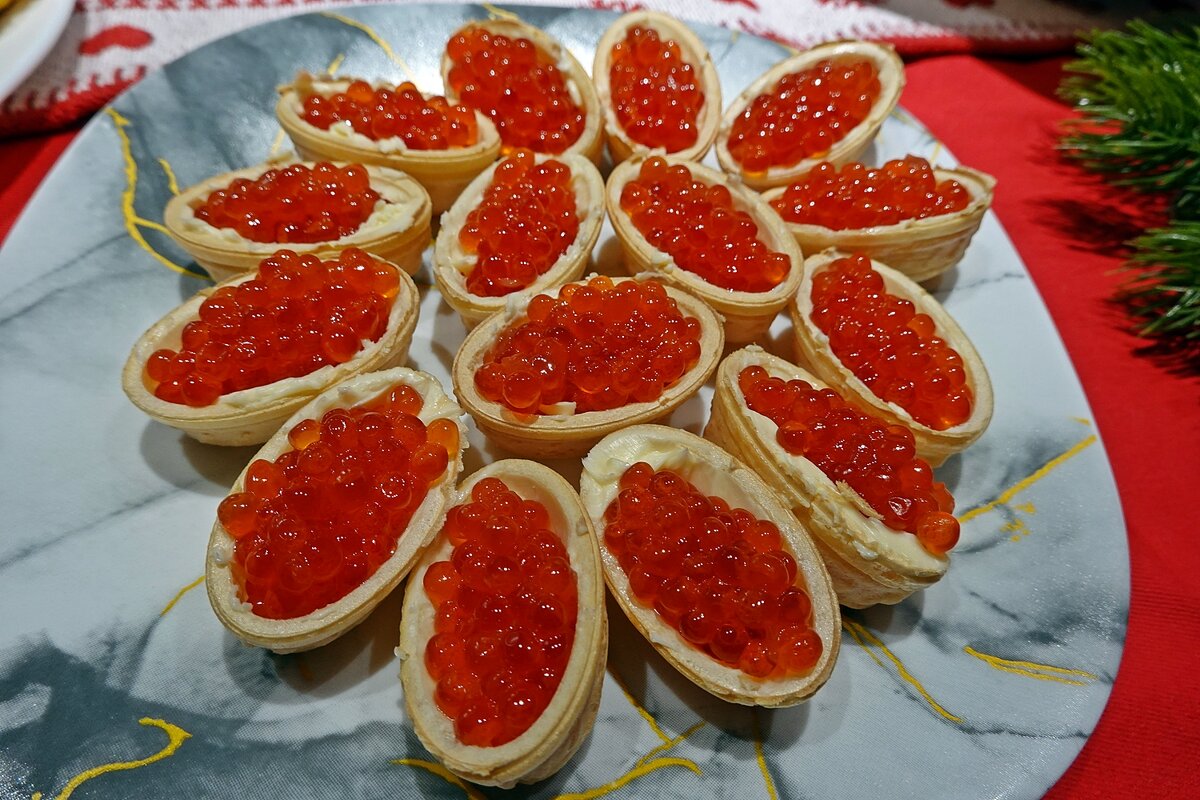 Побаловались икоркой - Валерий Иванович