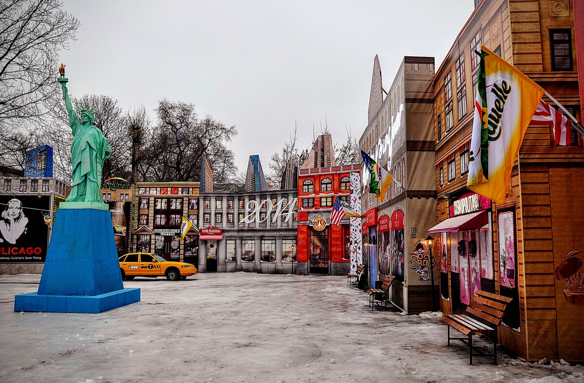 Американцы в городе ! Сад Эрмитаж,,,) - Анатолий Колосов Американцы в городе ! Сад Эрмитаж,,,) - Анатолий Колосов