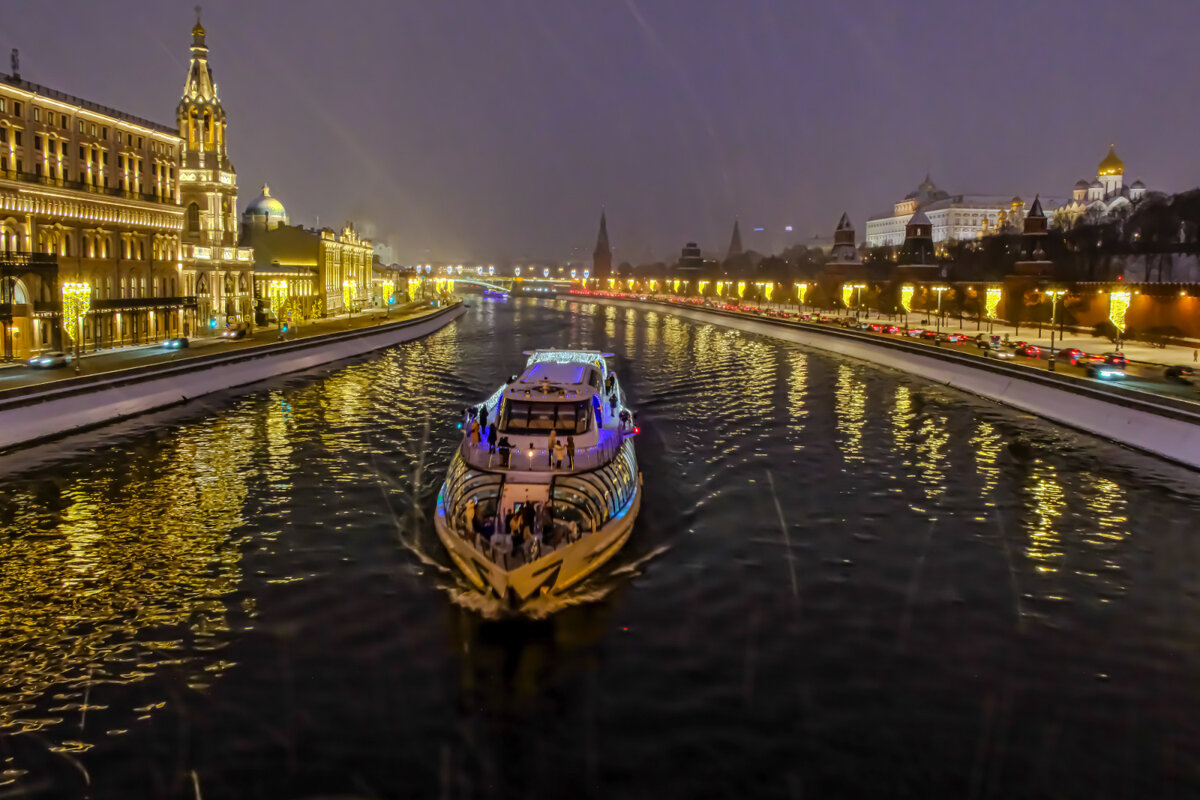 По Москва-реке - Георгий А По Москва-реке - Георгий А