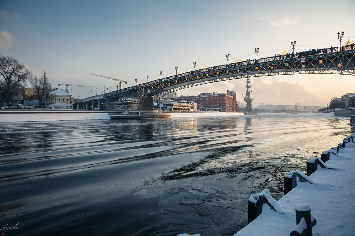 Прогулка по набережной 1 января - Nyusha . Прогулка по набережной 1 января - Nyusha .
