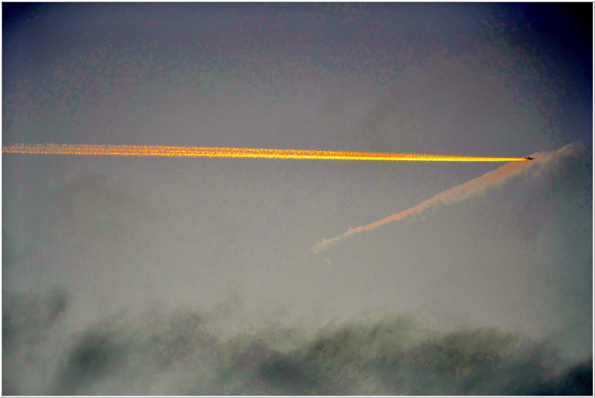 ...и осталась в небе светлая полоска... - Elvira E. 