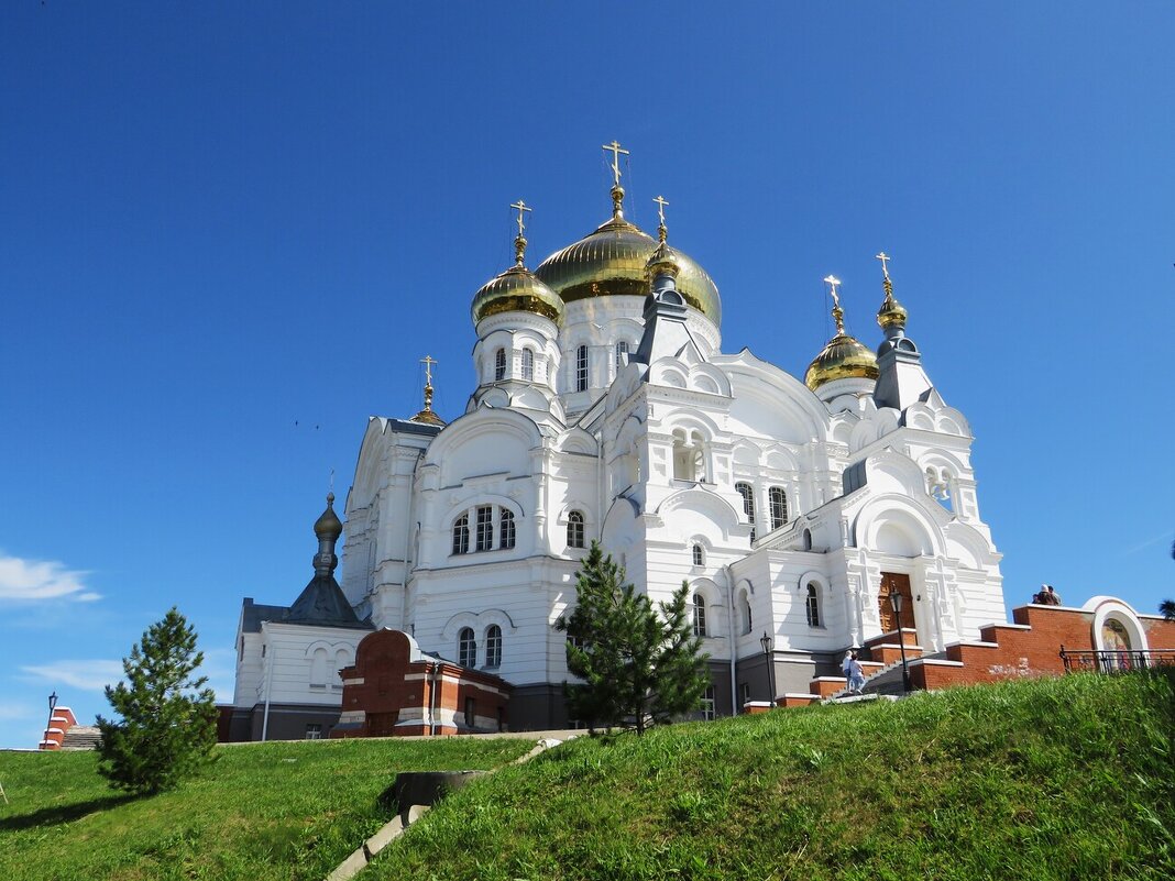 Крестовоздвиженский собор Белогорского монастыря - Лариса С. Крестовоздвиженский собор Белогорского монастыря - Лариса С.