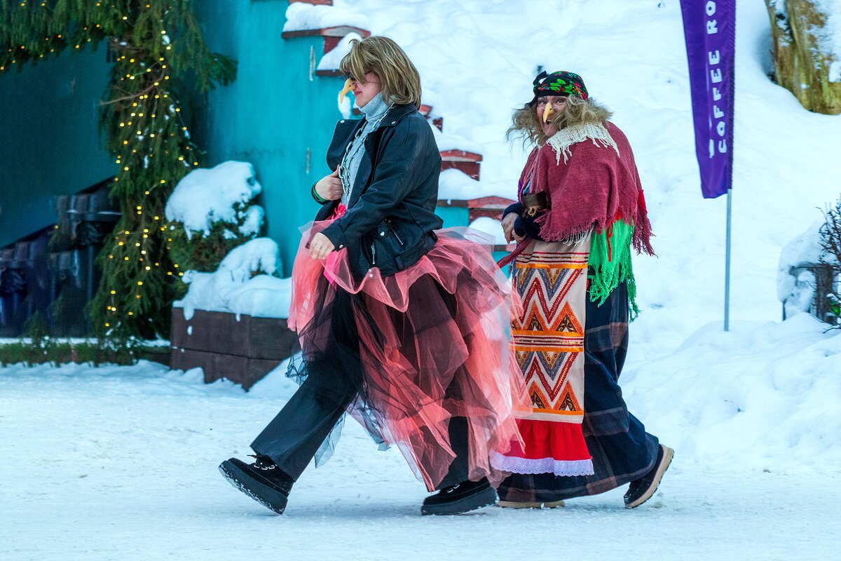 В эти новогодние праздничные дни можно встретить Нечисть на улицах города. - Анатолий. Chesnavik. В эти новогодние праздничные дни можно встретить Нечисть на улицах города. - Анатолий. Chesnavik.