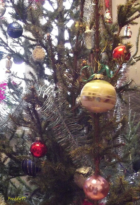 Рождественская ёлка - Freddy 97
