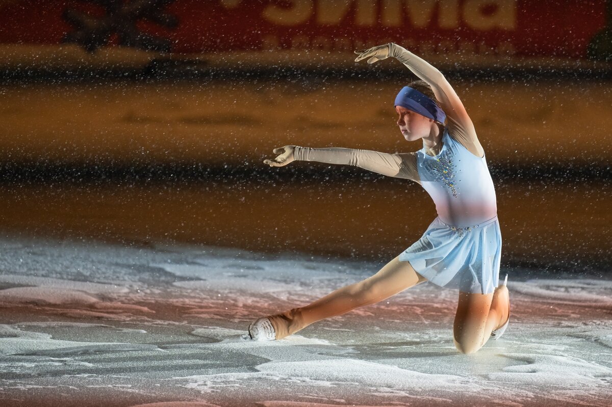 Юная фигуристка. - Виктор Евстратов