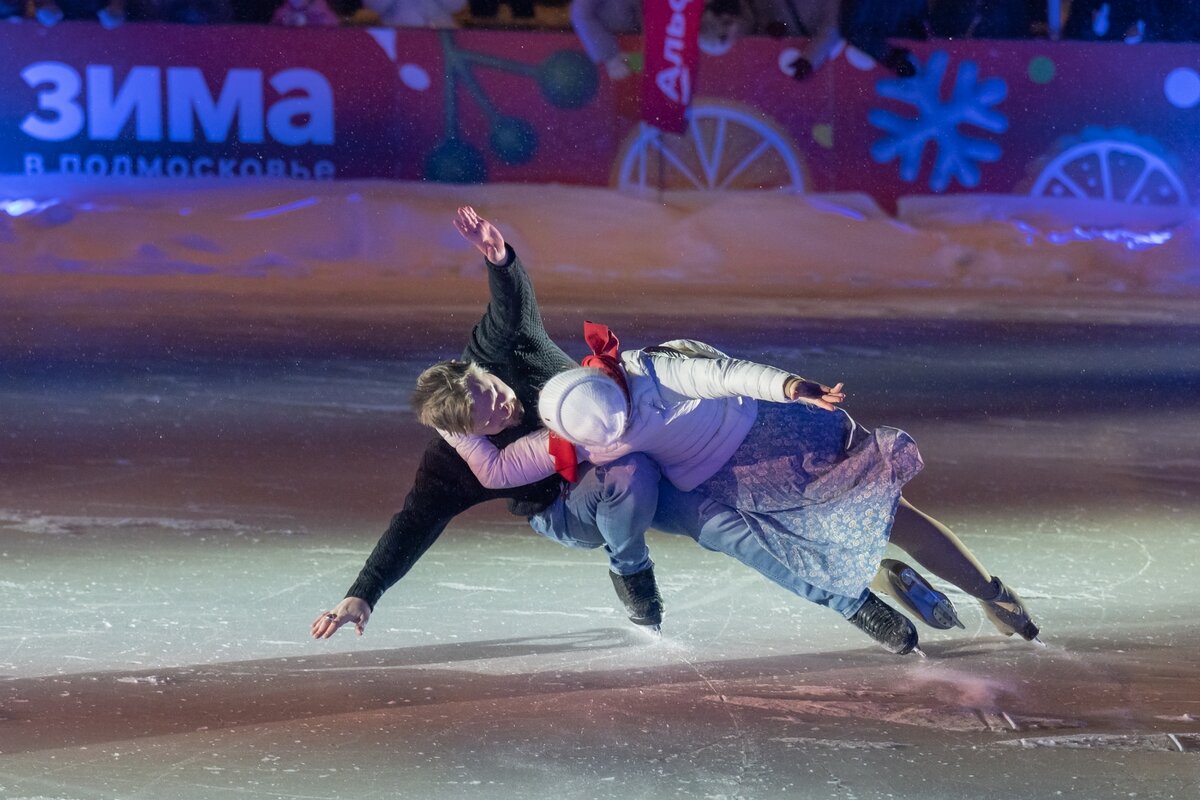 Двукратные чемпионы мира Албена Денкова и Максим Ставиский . - Виктор Евстратов