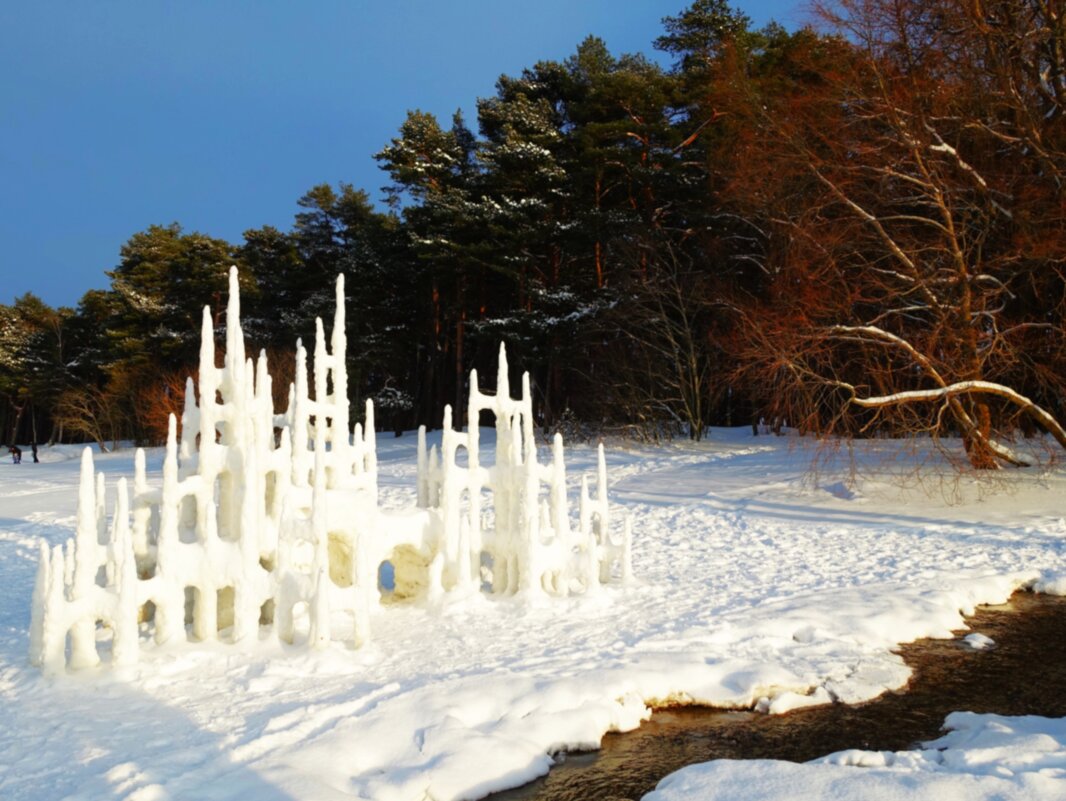 Часть ледяного городка на берегу - Aida10 