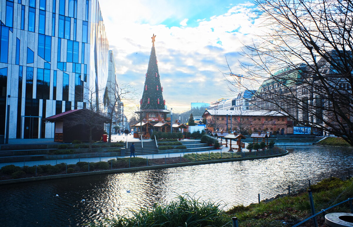 *** - Witalij Löwin