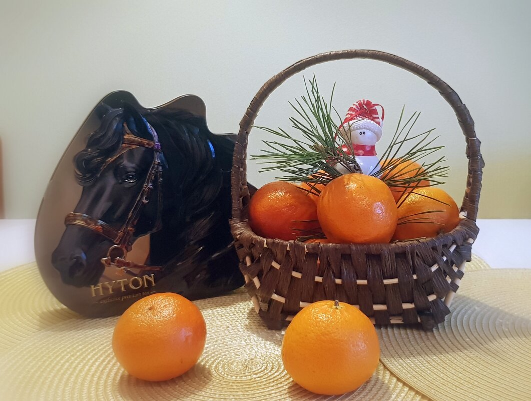 Натюрморт на новогоднюю тему - Galina Solovova