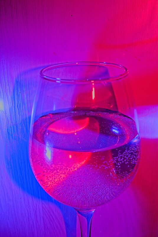 два цвета и бокал - Giant Tao /