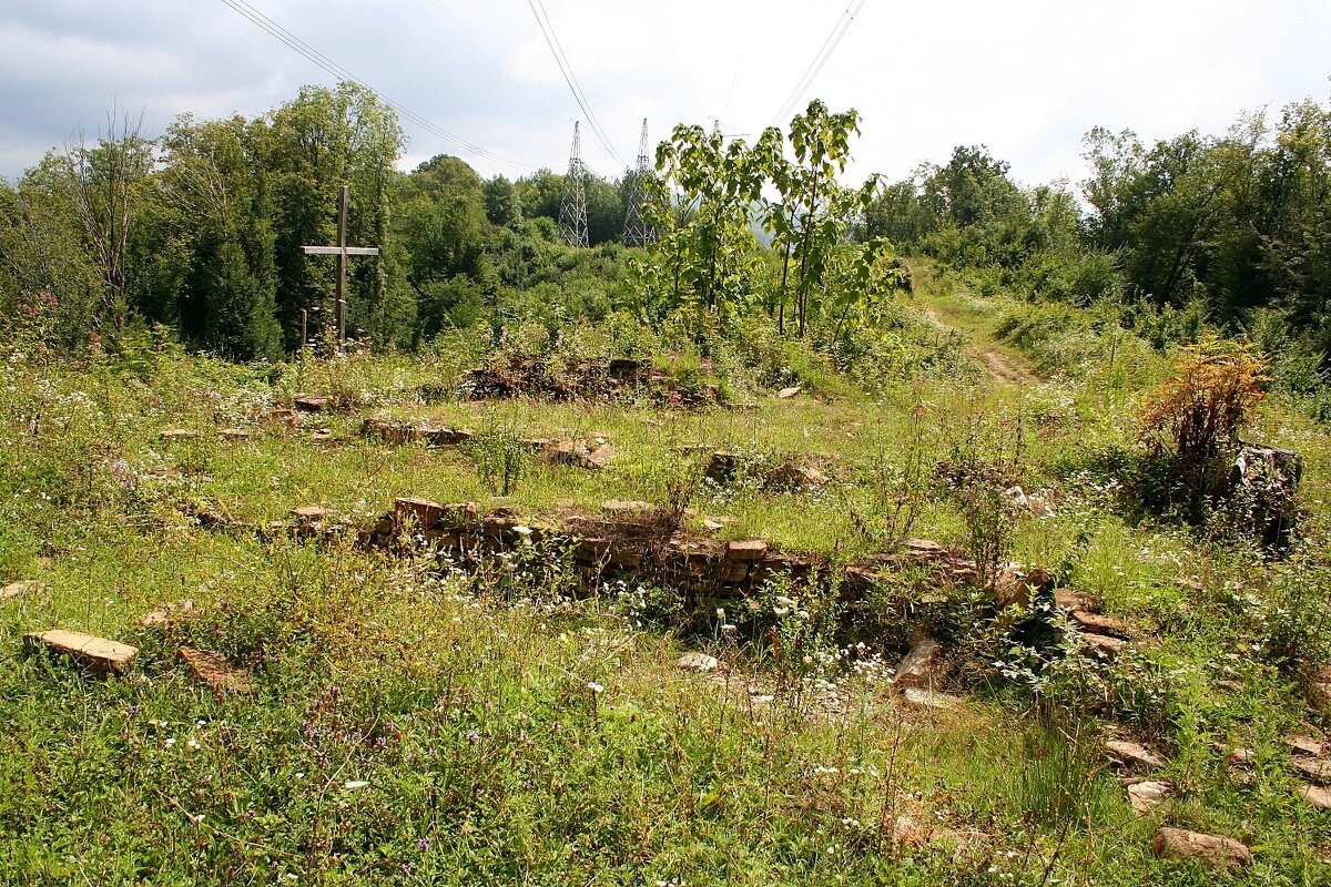 Развалины храма Х-ХII века. Сочи - Tata Wolf