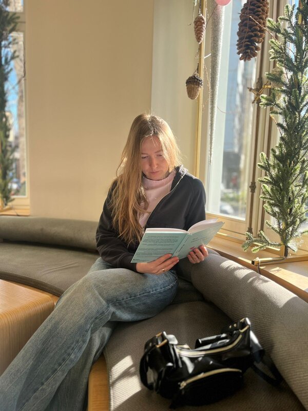 В библиотеке - Георгиевич 