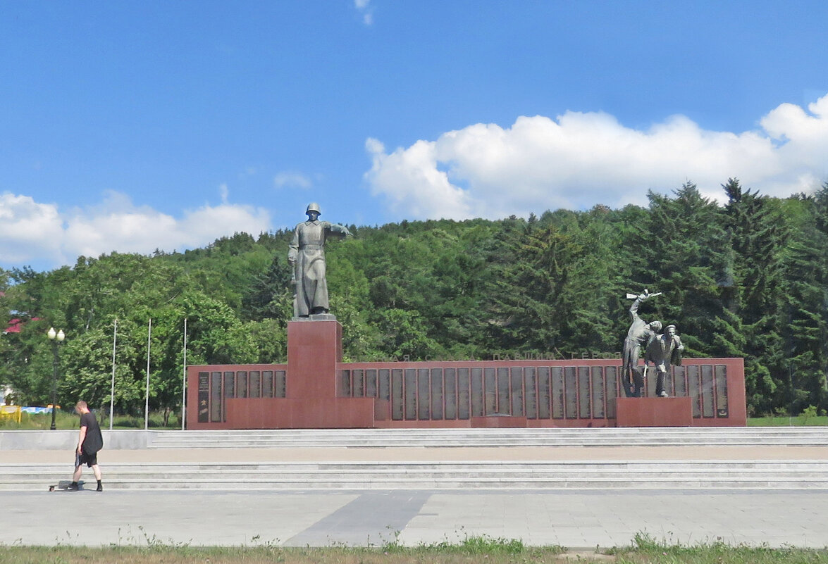 Мемориальный комплекс Площадь Славы в Южно-Сахалинске - ИРЭН@ .
