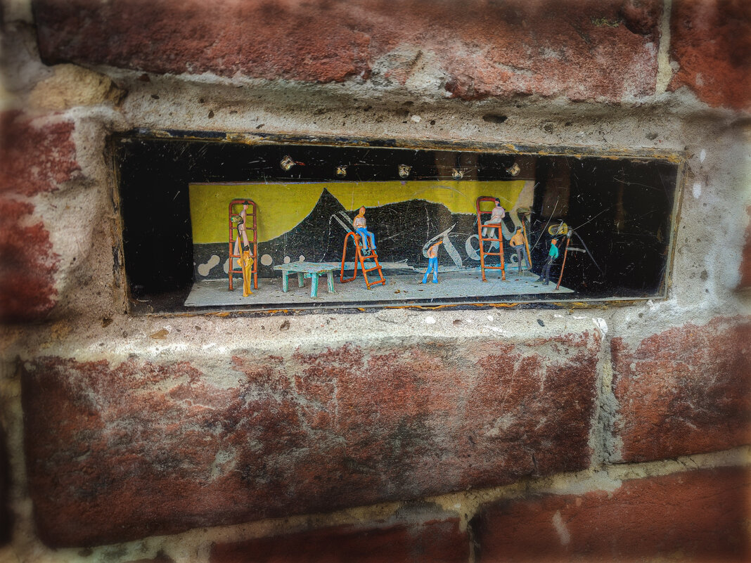 "Секретики" в стенах Владимира:) - AZ east3