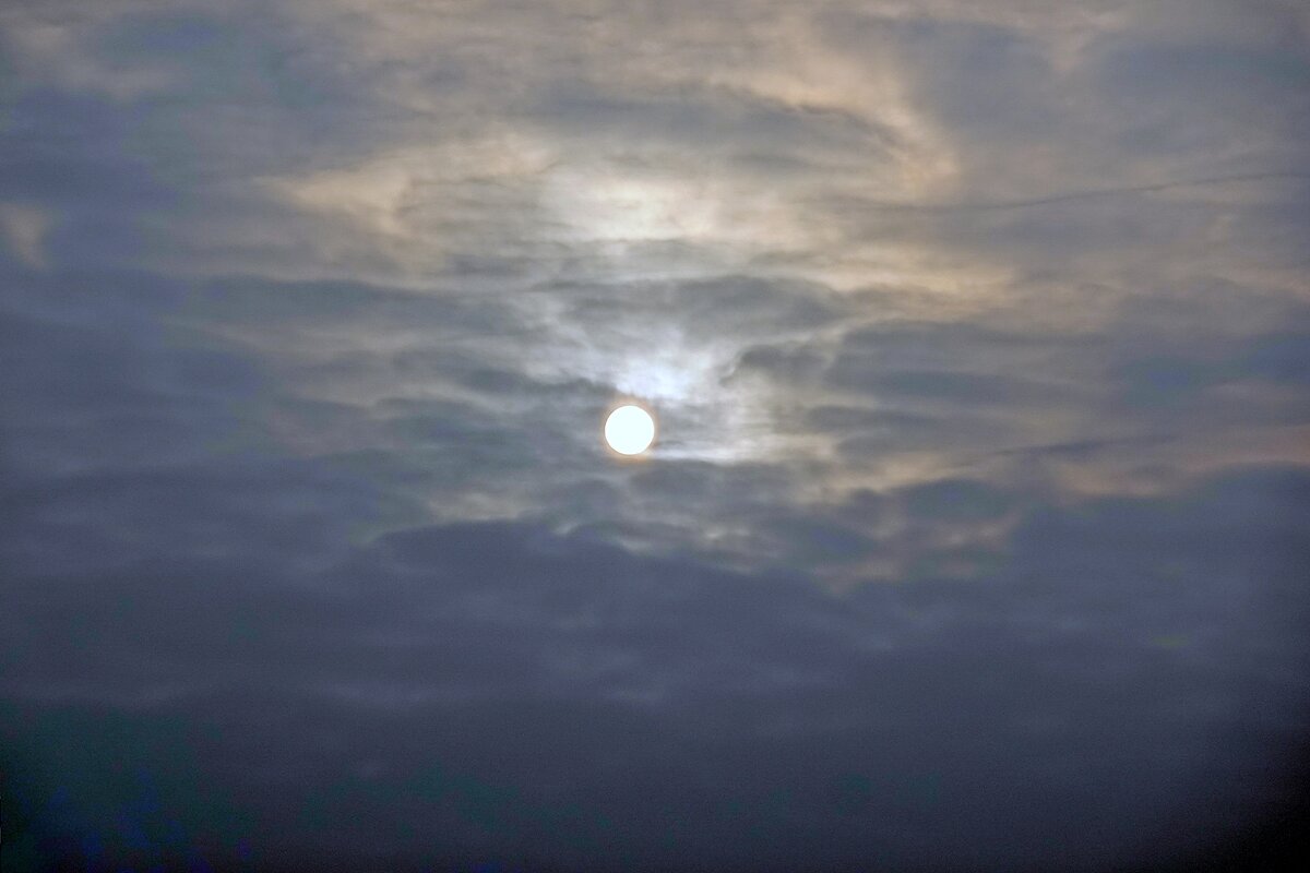 Пасмурный день - Валерий Иванович