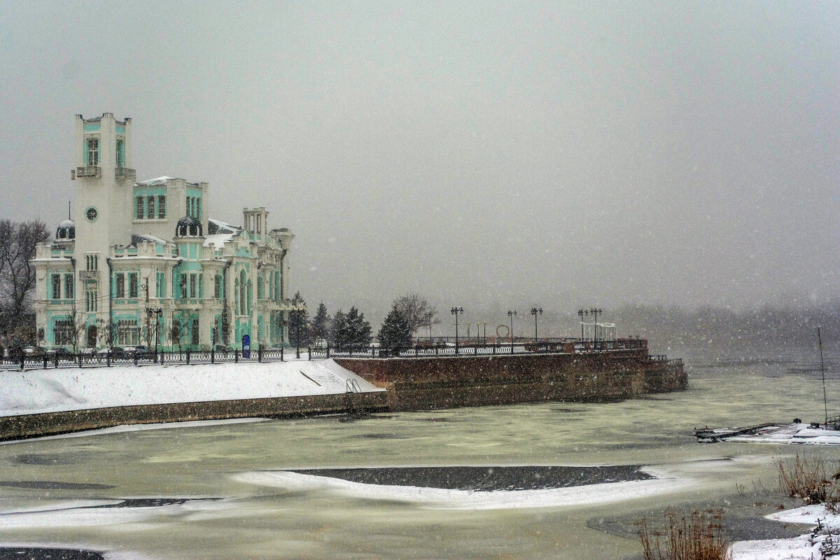 Астрахань. Здание ЗАГСа. Метель - Владимир Жуков