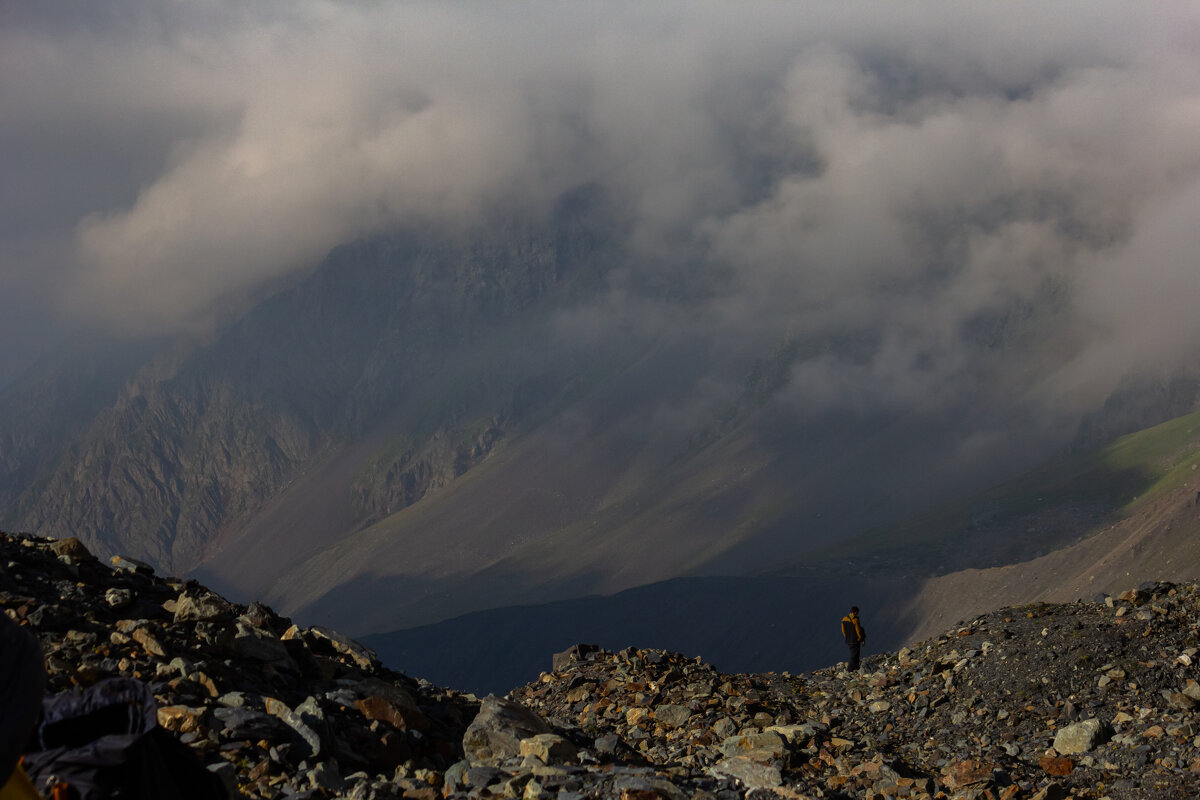В ущелье - Алексей 