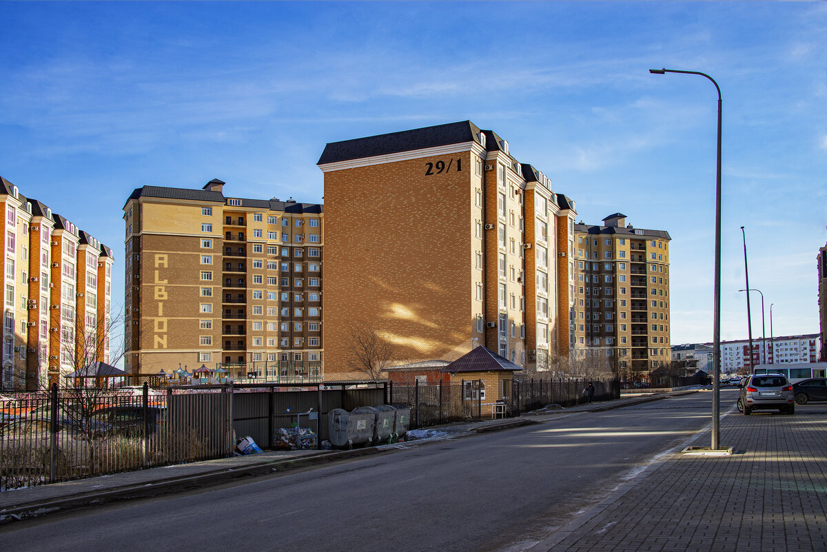 Во дворе - Анатолий Чикчирный