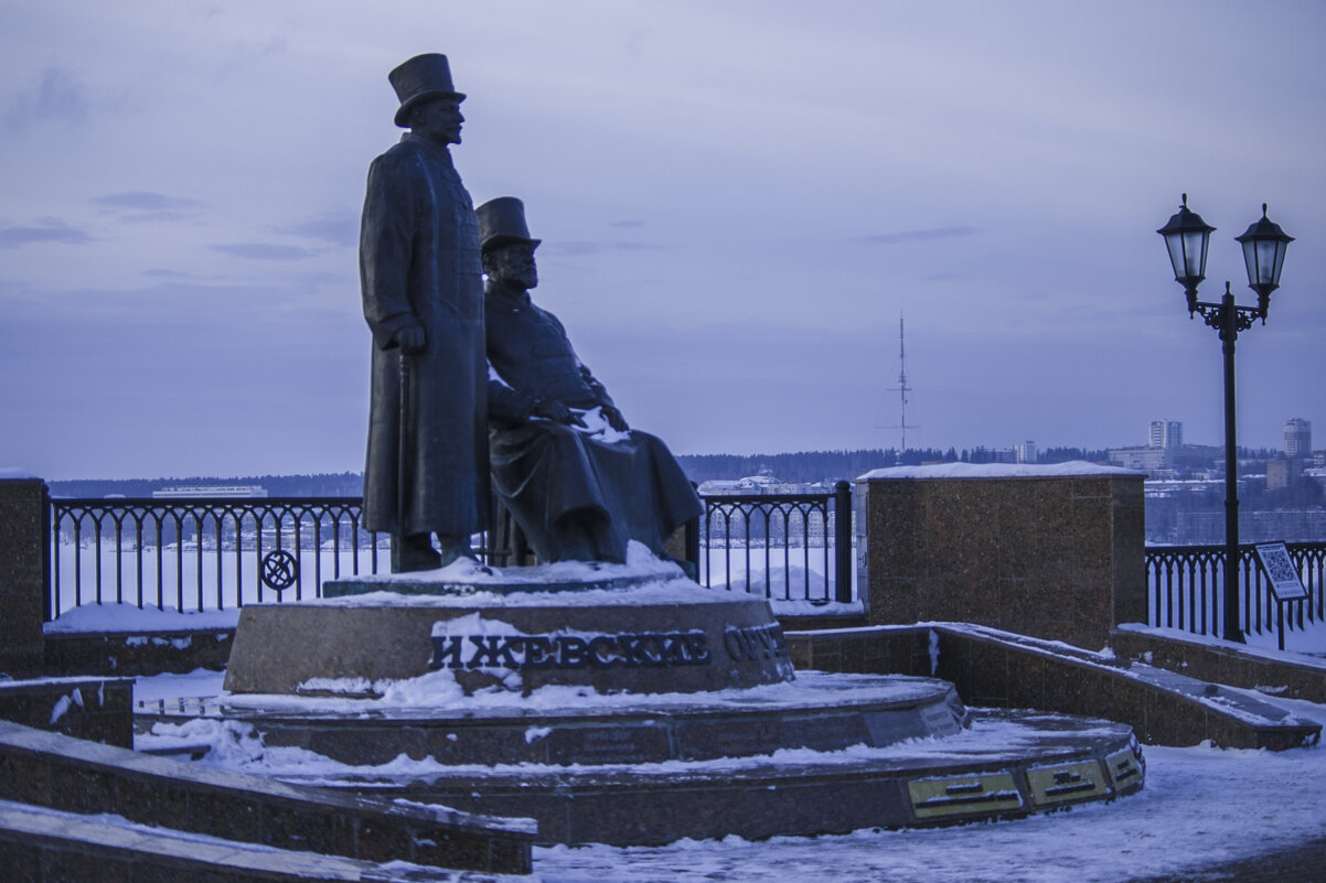 Зима, ЯНВАРЬ - Ижевские Оружейники - Владимир Максимов