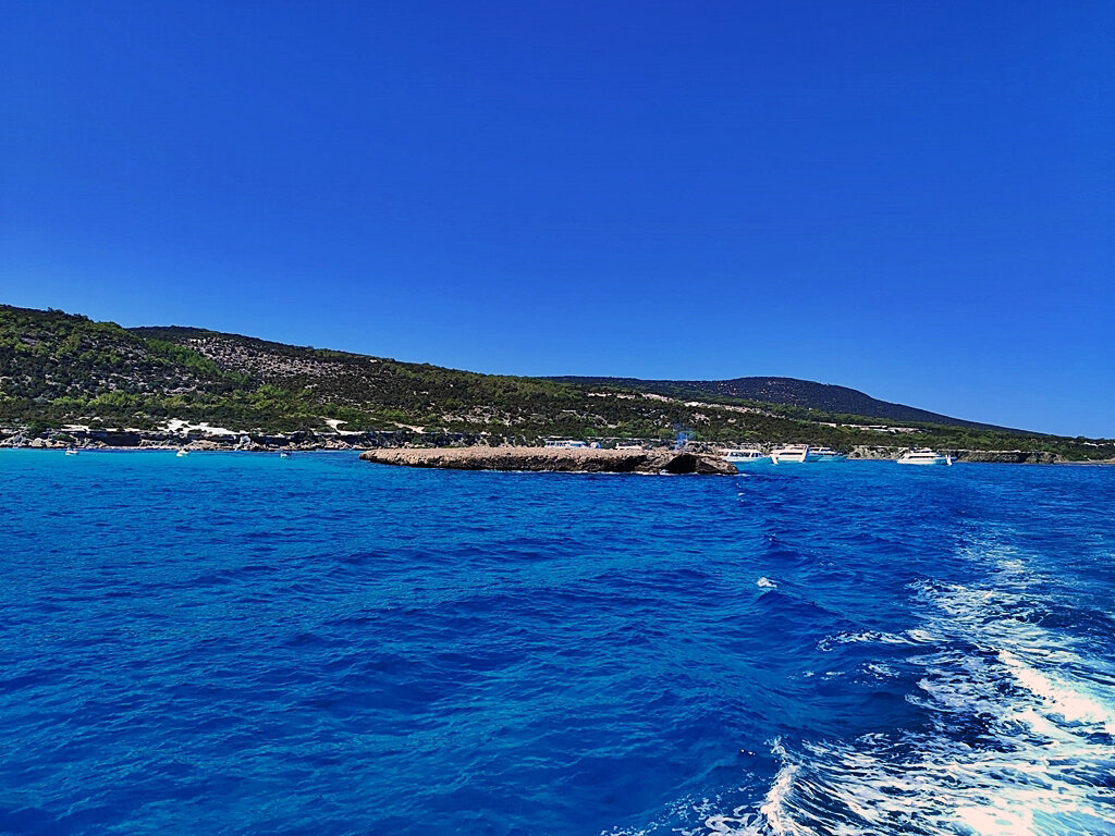 ПРОЩАЙ   ГОЛУБАЯ   ЛАГУНА - Анатолий Малобродский