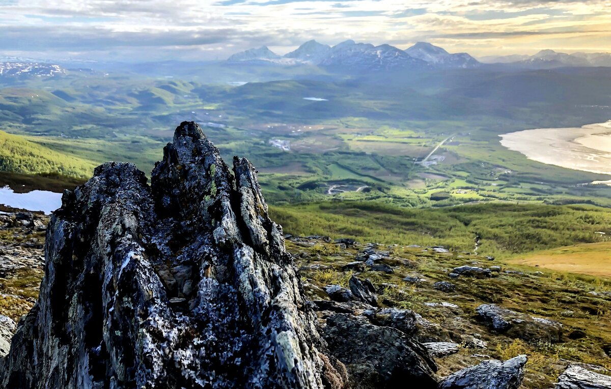 Вид с сопки на бухту. - В.И 
