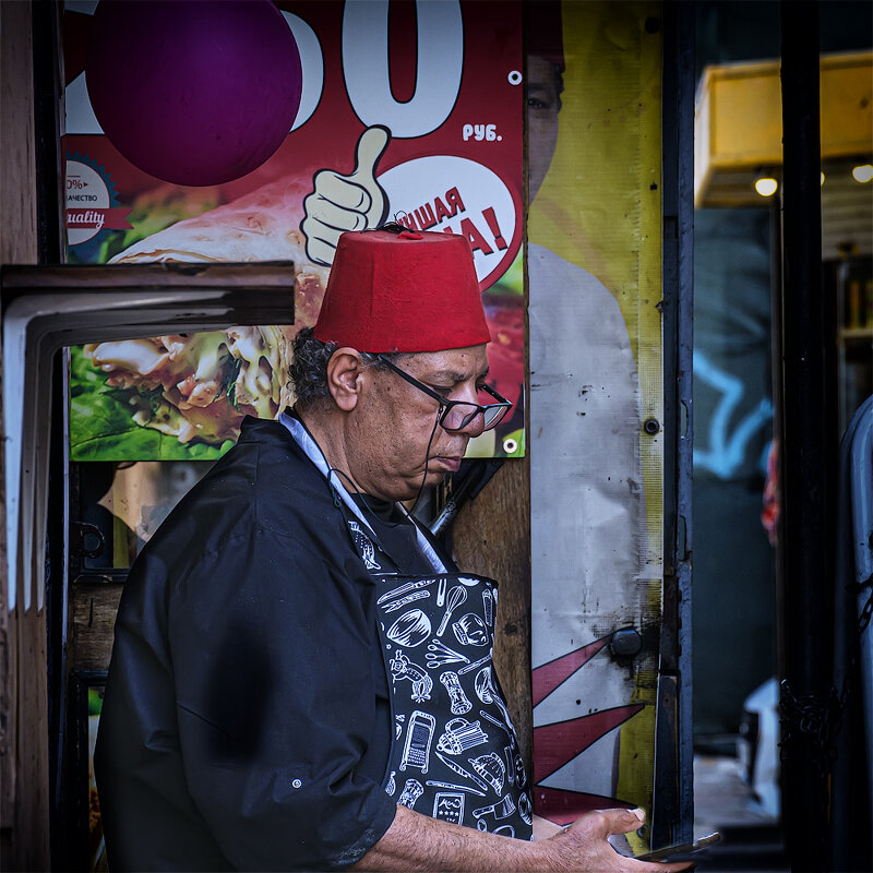 Продавец турецкой еды. - Александр 