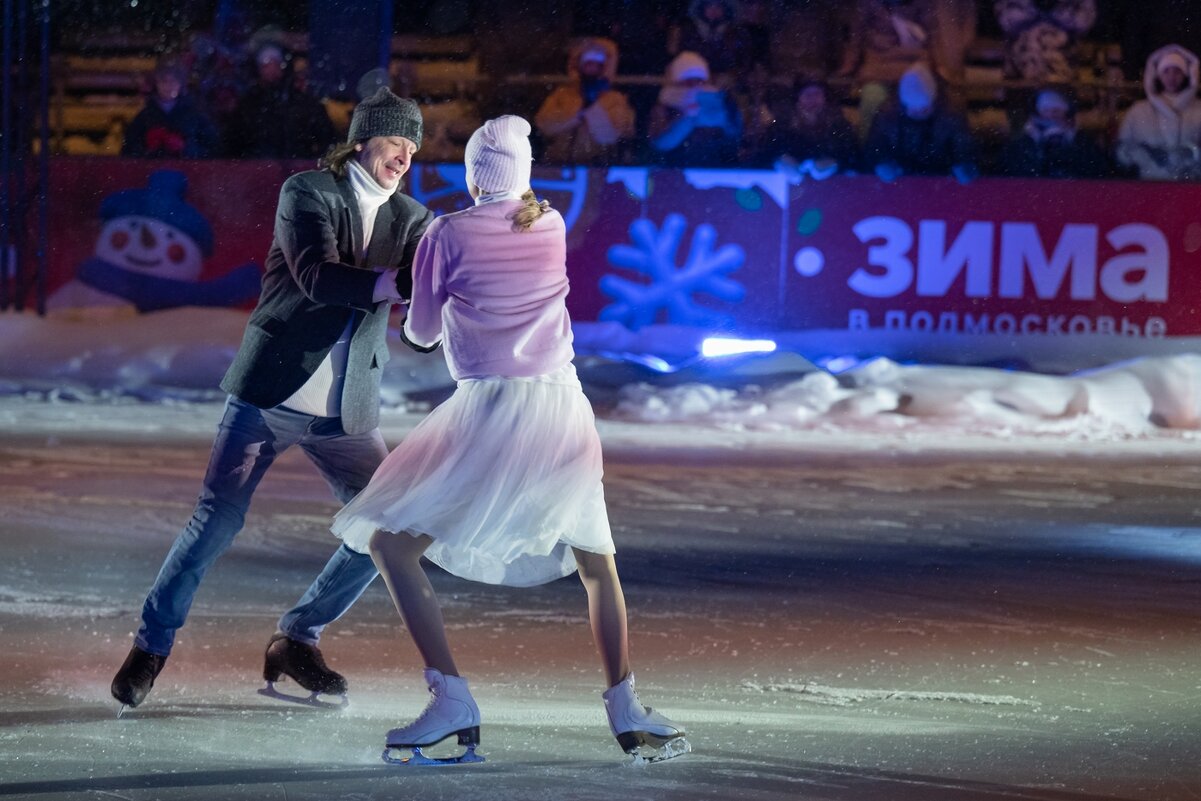 Чемпионы мира Оксана Домнина и Максим Шабалин. - Виктор Евстратов