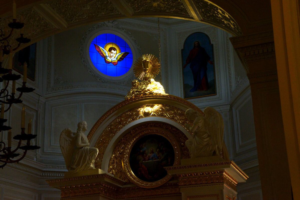 В церкви Павловского дворца. - Константин 