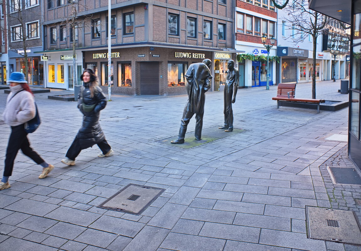 *** - Witalij Löwin