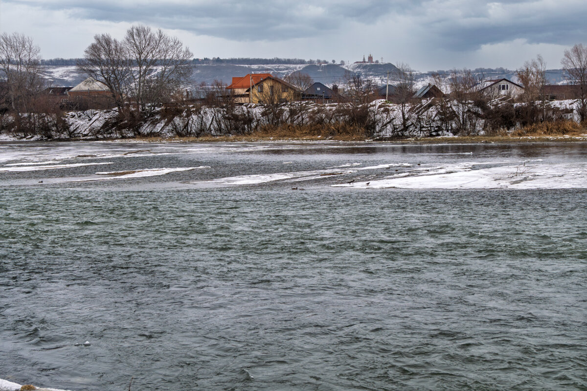 Река Кубань, на противоположном берегу Старая Станица - Игорь Сикорский