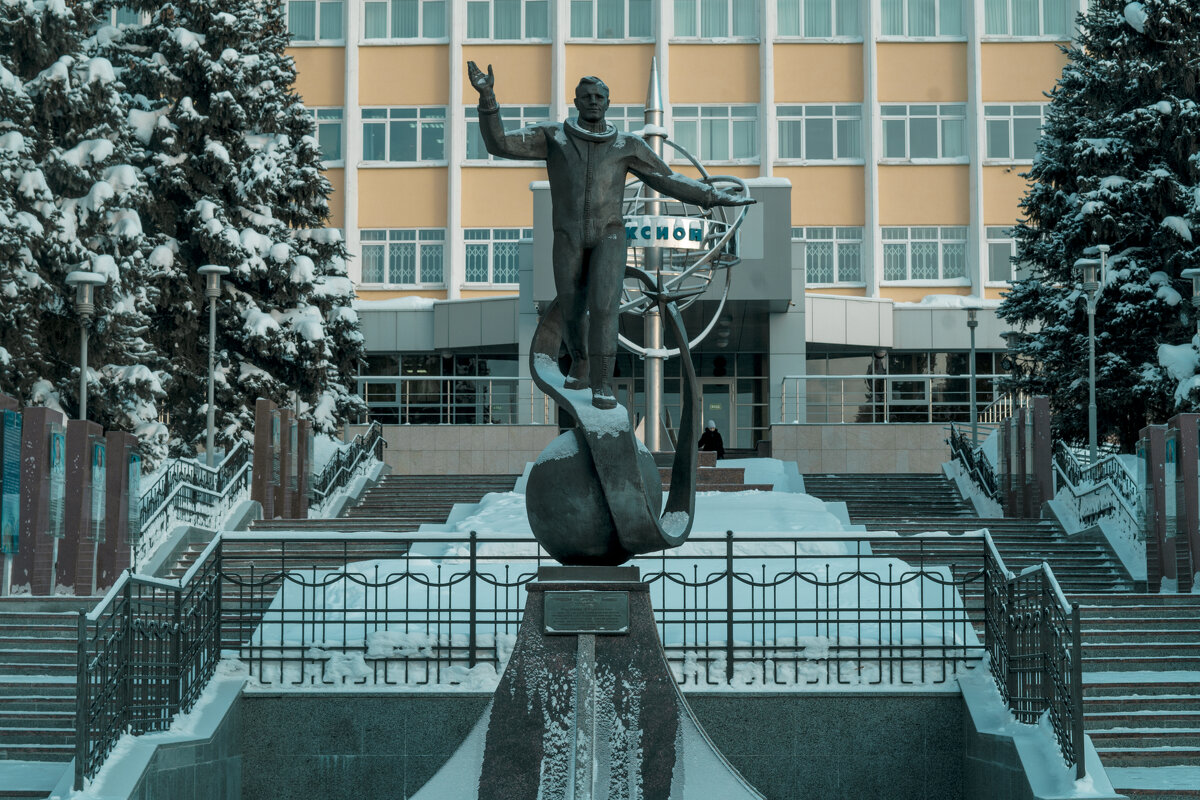 ЗИМА - улица Горького - Владимир Максимов ЗИМА - улица Горького - Владимир Максимов