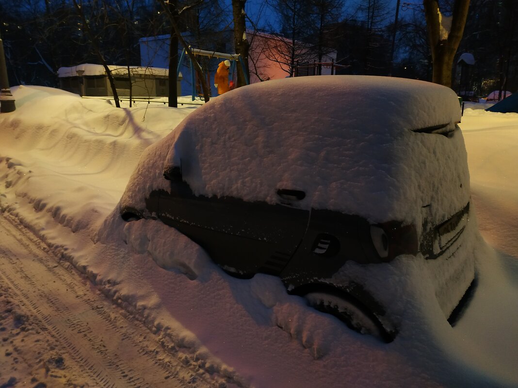 В Москве - снег - Андрей Лукьянов