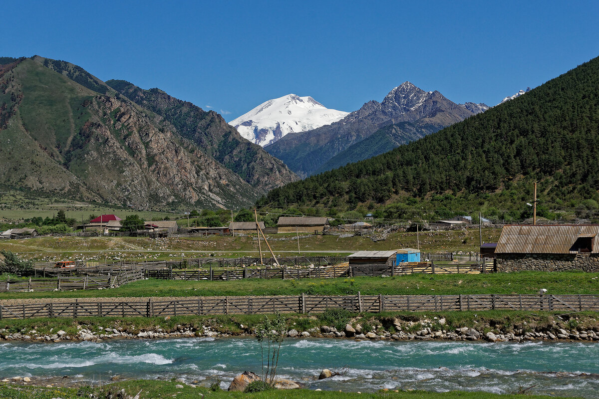 Про Эльбрус - Дмитрий Емельянов Про Эльбрус - Дмитрий Емельянов