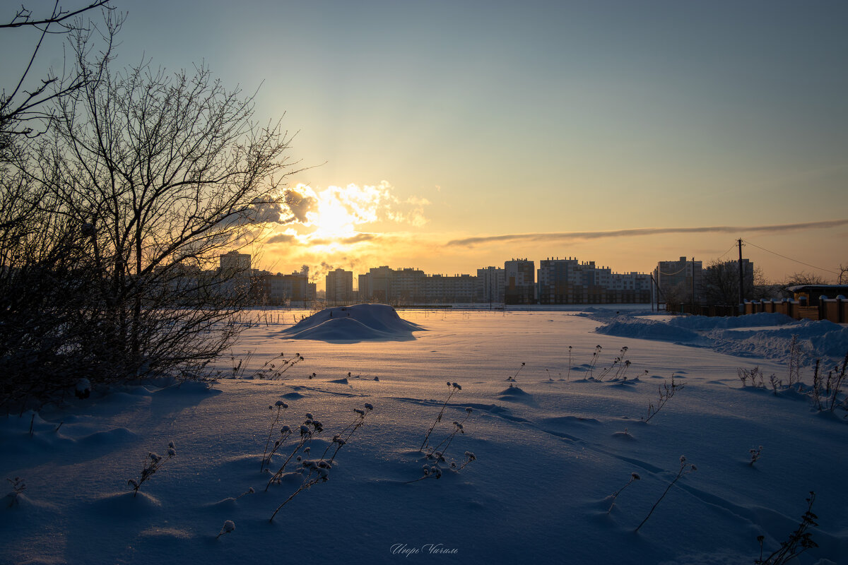 *** - Игорь Чичиль